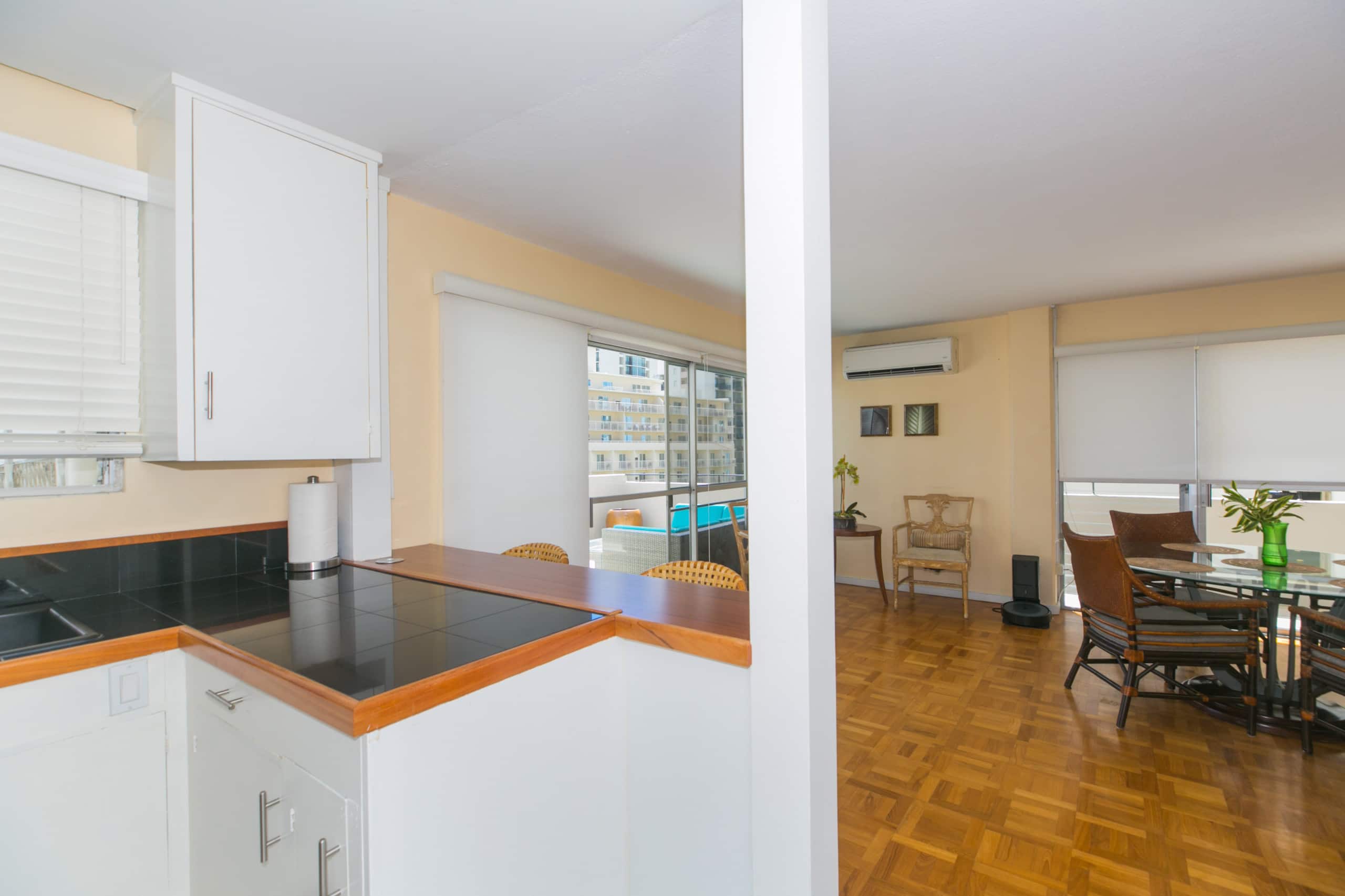 Condo in Honolulu · ★4.73 · 3 bedrooms · 4 beds · 2 private baths - Image 21