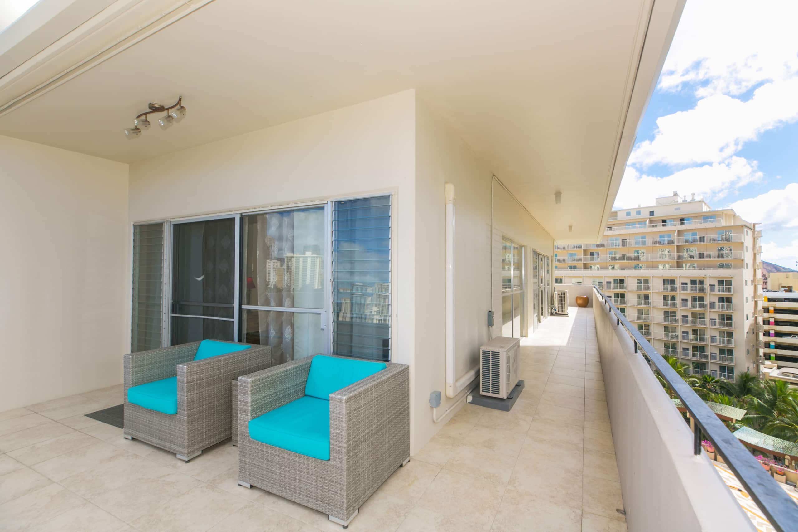 Condo in Honolulu · ★4.73 · 3 bedrooms · 4 beds · 2 private baths - Image 8