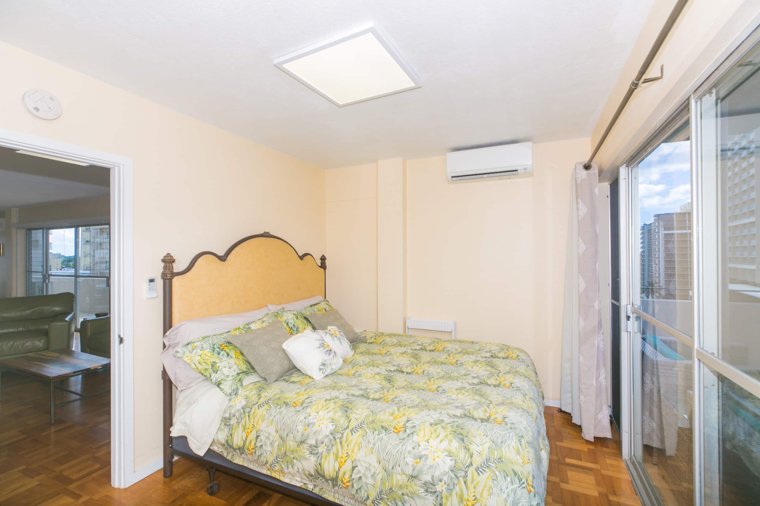 Condo in Honolulu · ★4.73 · 3 bedrooms · 4 beds · 2 private baths - Image 33