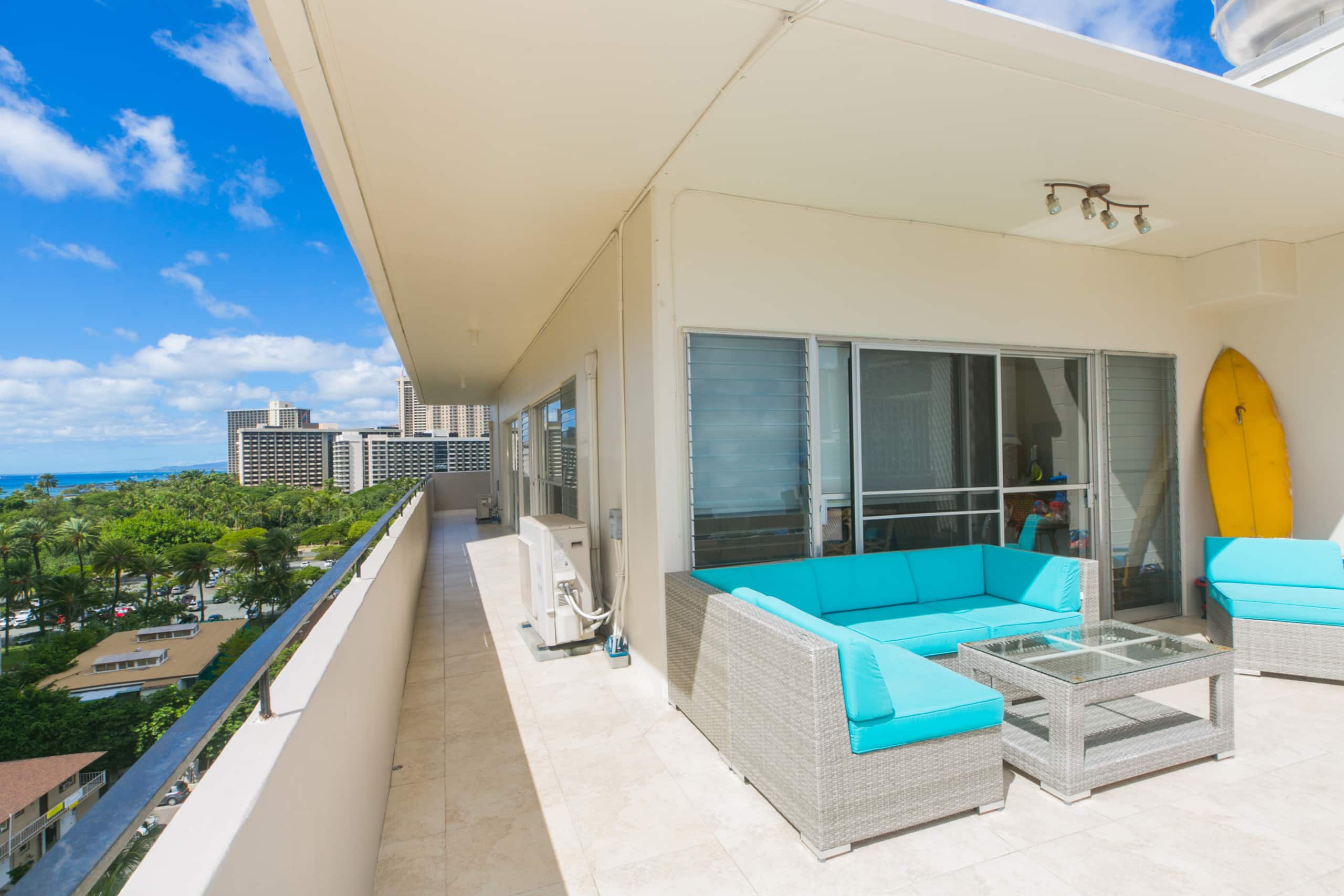 Condo in Honolulu · ★4.73 · 3 bedrooms · 4 beds · 2 private baths - Image 4