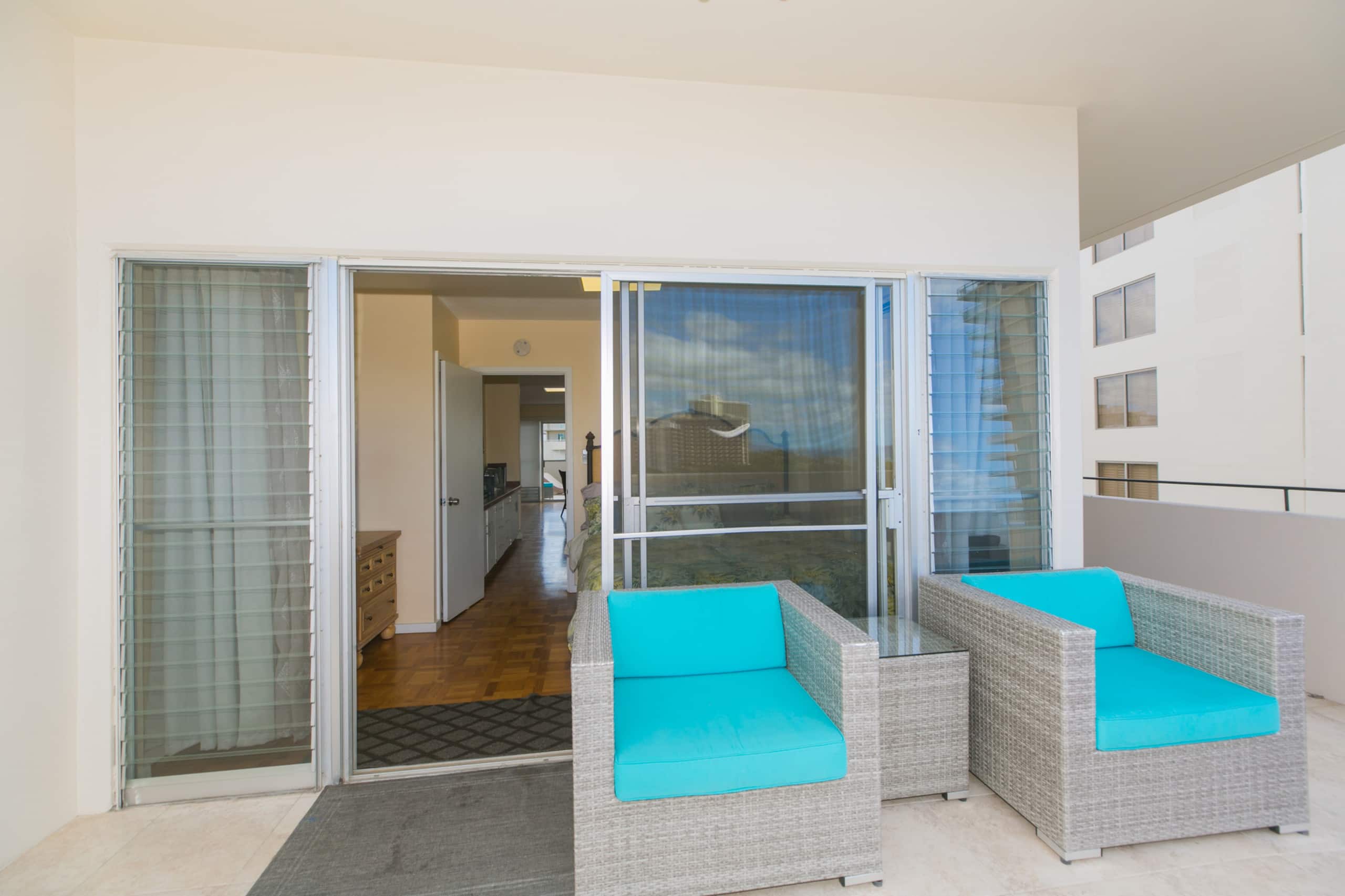 Condo in Honolulu · ★4.73 · 3 bedrooms · 4 beds · 2 private baths - Image 27