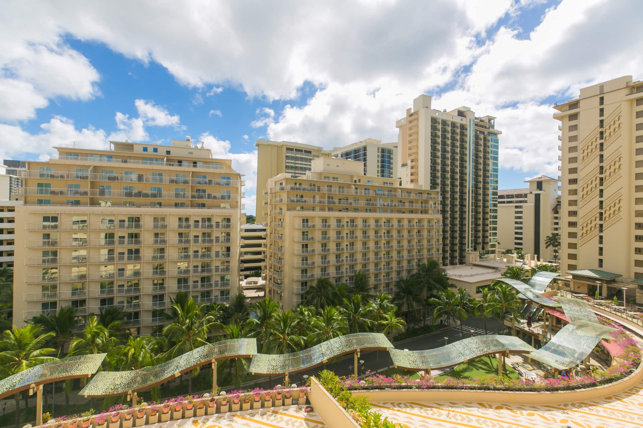 Condo in Honolulu · ★4.73 · 3 bedrooms · 4 beds · 2 private baths - Image 30
