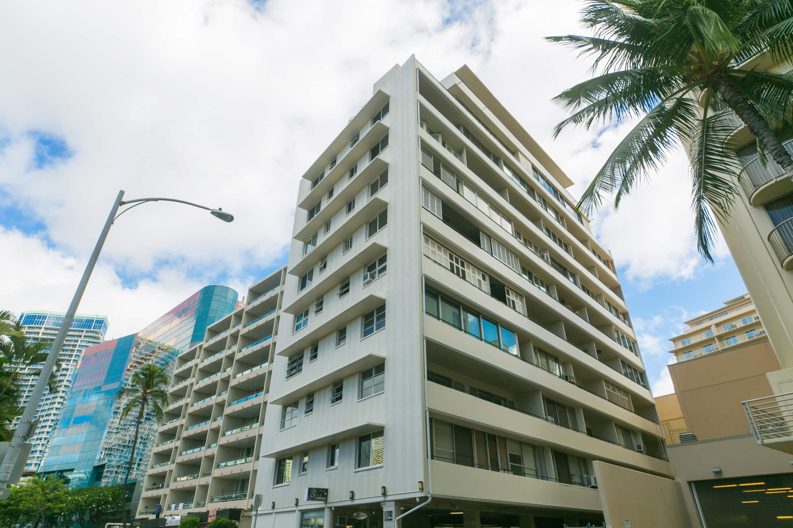Condo in Honolulu · ★4.73 · 3 bedrooms · 4 beds · 2 private baths - Image 7