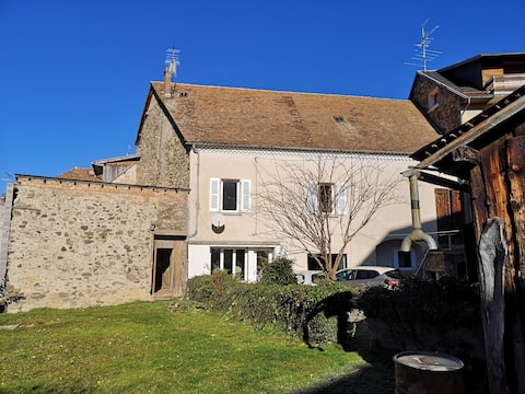Entire house with garden and yard