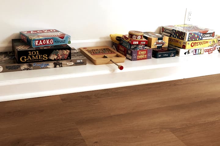  Treetop - Board and card games in the sitting room