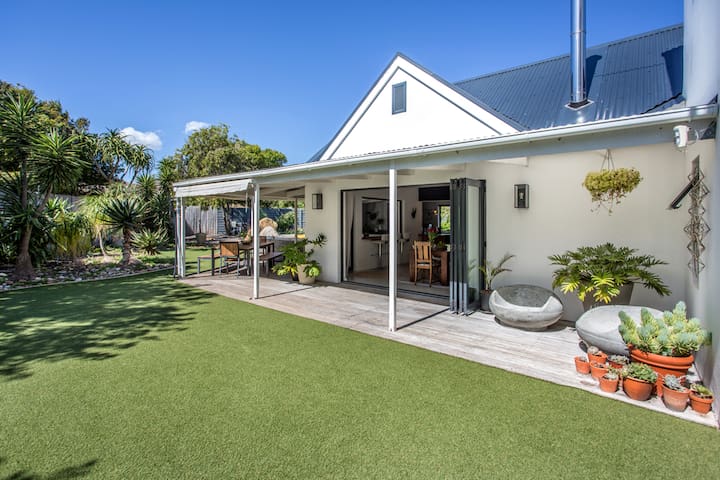 Here Comes the Sun – Family oasis (solar+inverter)