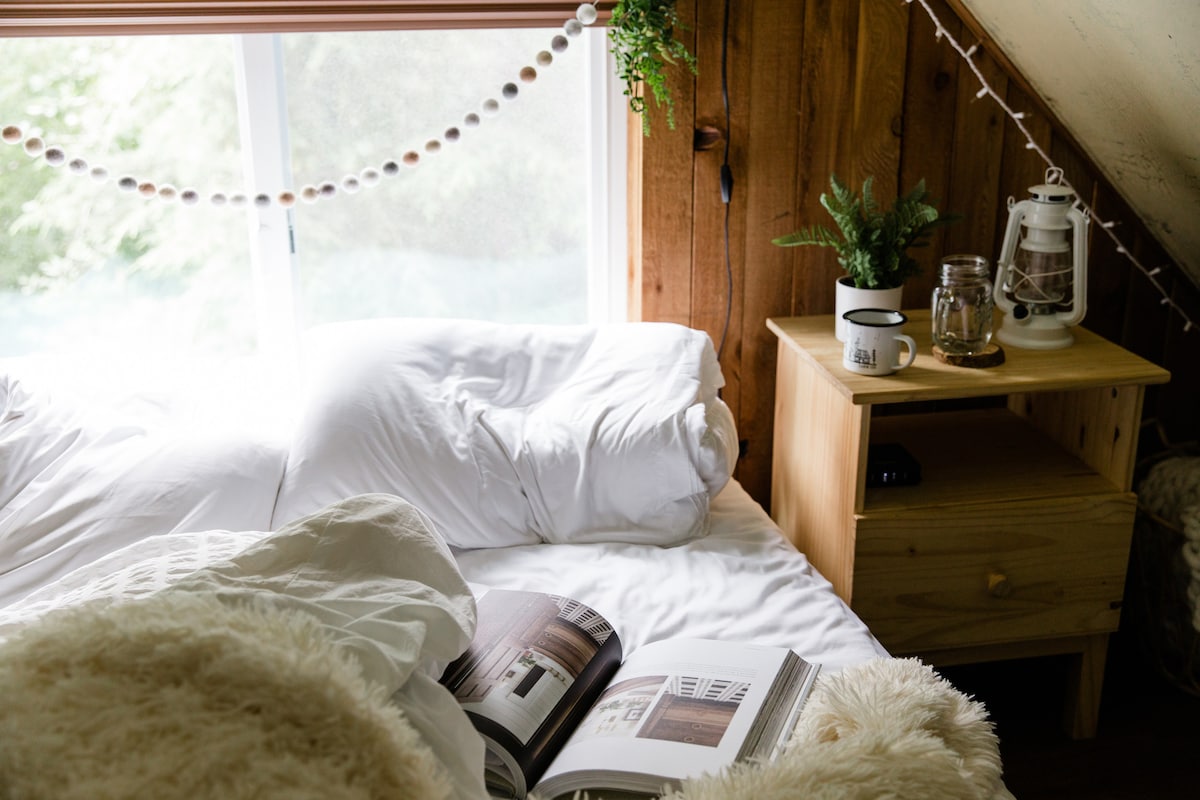 Cozy up and enjoy a great nights sleep in the bed w/ linens that has been described by one of our guests as "sleeping in a cloud"