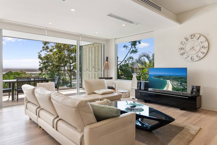 Spacious Penthouse with Stunning Ocean Views