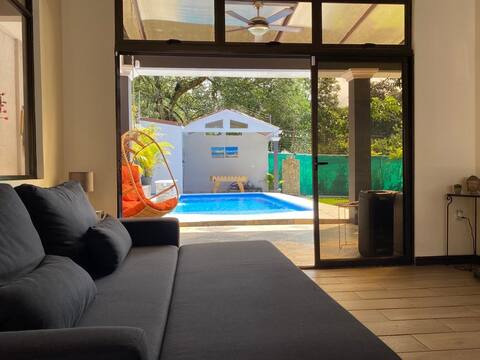 Nirvana House Close to the Airport and the Beaches
