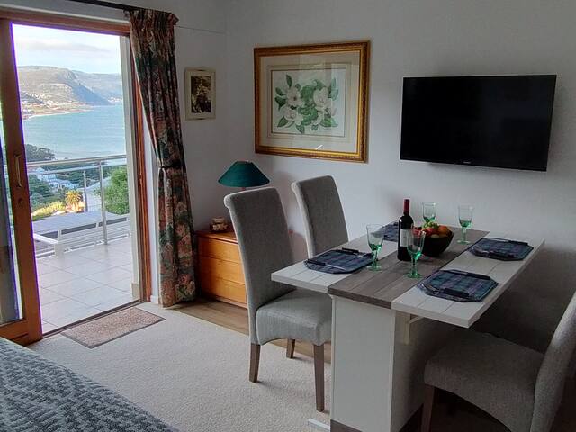 Luxury 2 Bedroomed Apartment with Panoramic Views gallery image 5