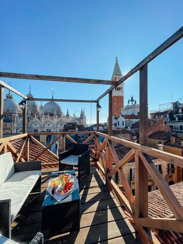 STUNNING SAN MARCO VIEW FROM LUXURY APARTMENT gallery image 2