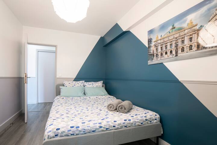 Chambre 1 / საძინებელი 1