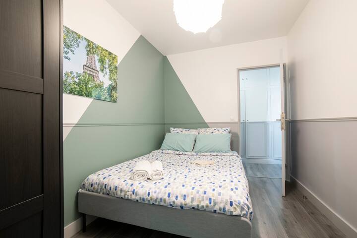 Chambre 2 / საძინებელი 2