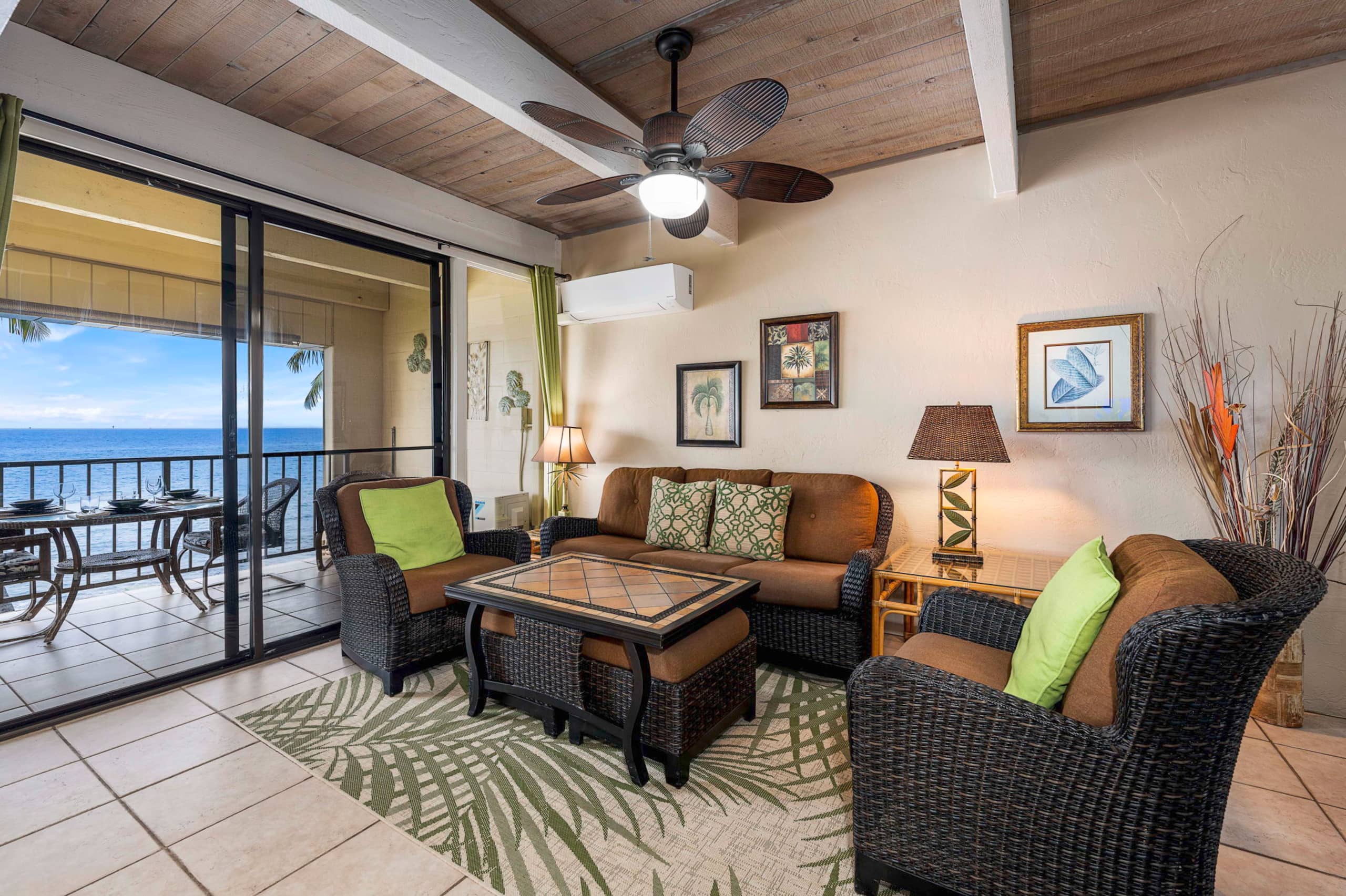 Condo in Kailua-Kona · ★4.96 · 2 bedrooms · 2 beds · 2 baths - Image 5