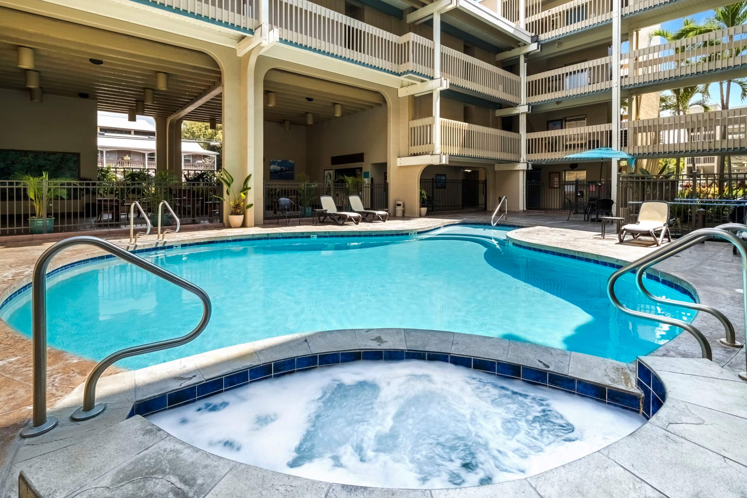 Condo in Kailua-Kona · ★4.96 · 2 bedrooms · 2 beds · 2 baths - Image 32