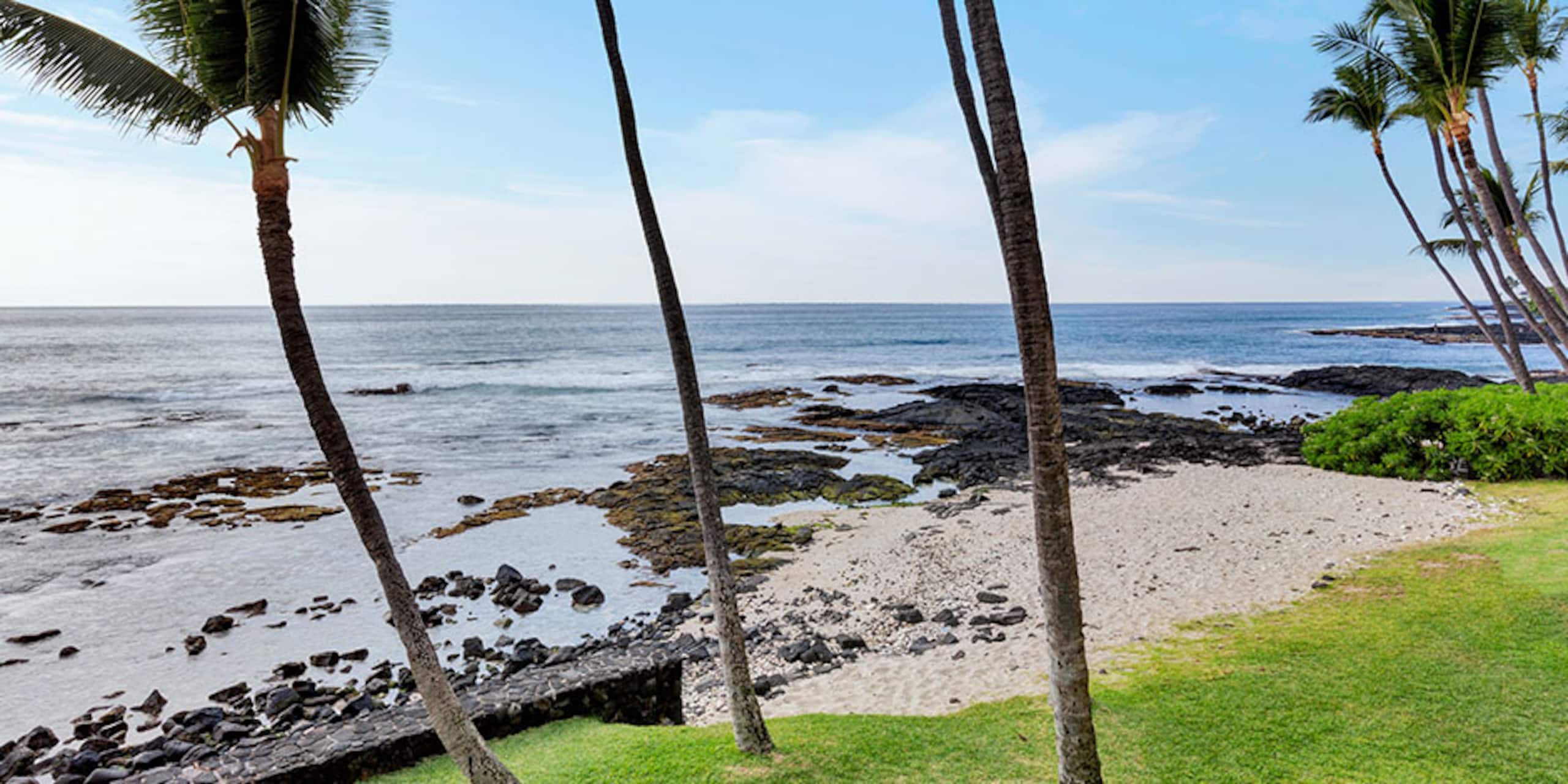 Condo in Kailua-Kona · ★4.96 · 2 bedrooms · 2 beds · 2 baths - Image 28