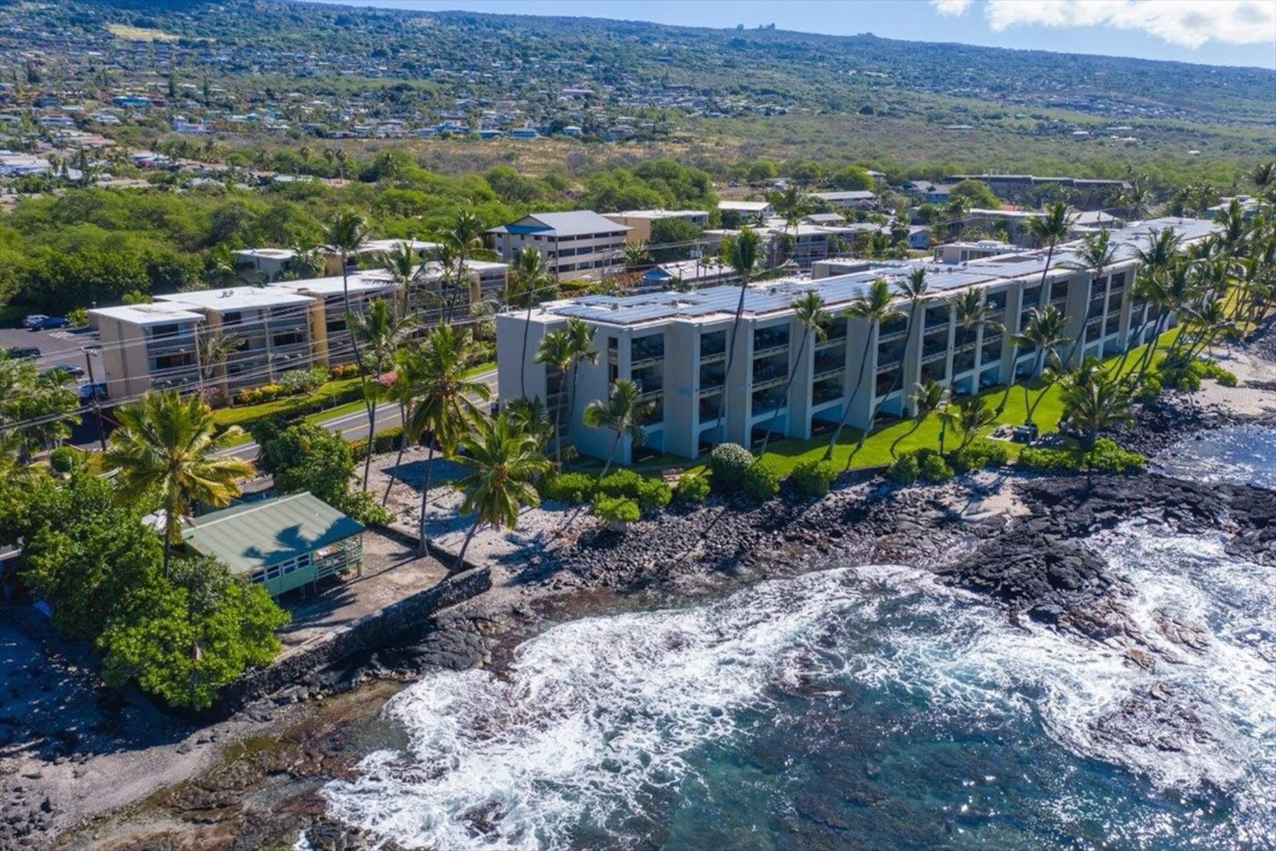 Condo in Kailua-Kona · ★4.96 · 2 bedrooms · 2 beds · 2 baths - Image 43