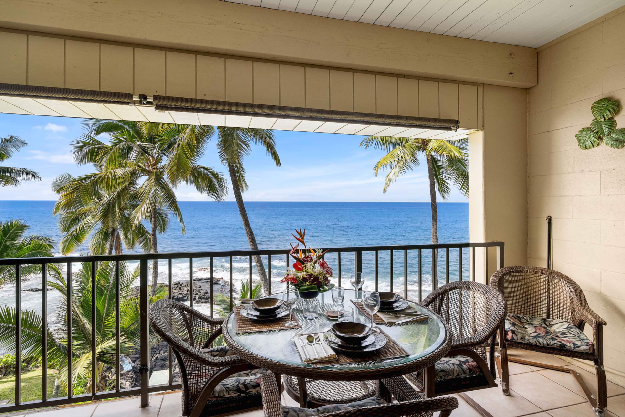 Condo in Kailua-Kona · ★4.96 · 2 bedrooms · 2 beds · 2 baths - Image 3