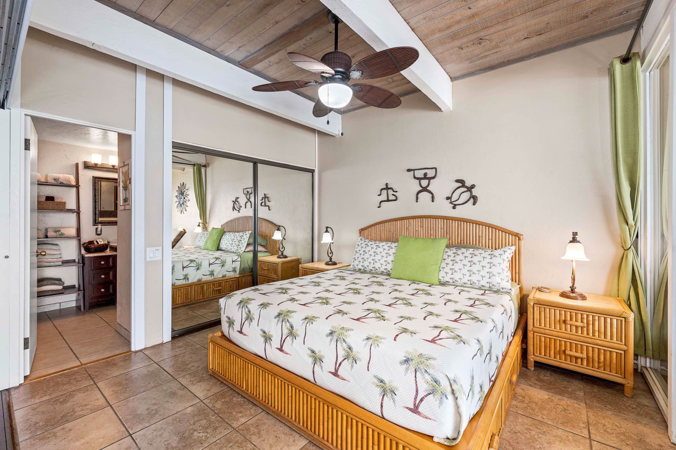 Condo in Kailua-Kona · ★4.96 · 2 bedrooms · 2 beds · 2 baths - Image 11