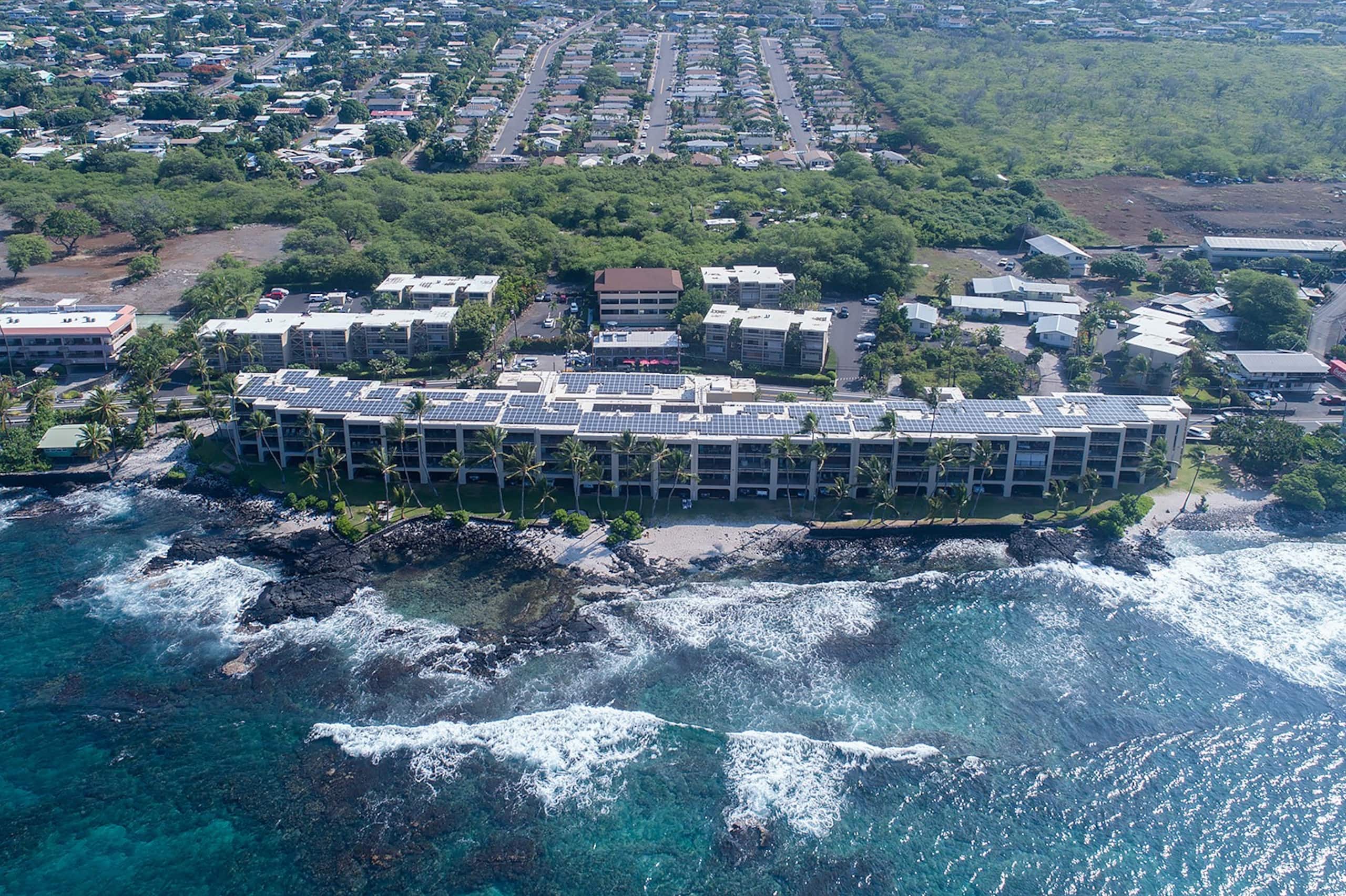 Condo in Kailua-Kona · ★4.96 · 2 bedrooms · 2 beds · 2 baths - Image 47
