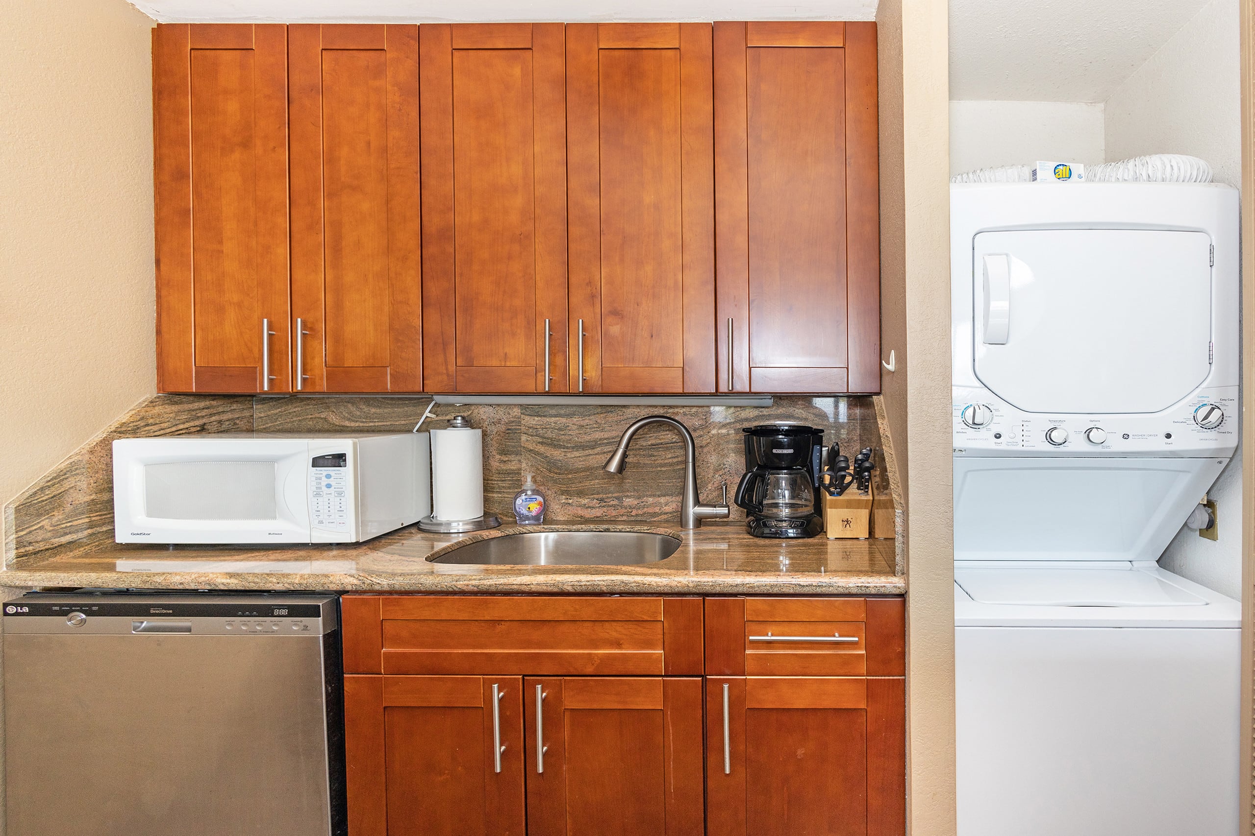 Condo in Kihei · ★4.87 · 1 bedroom · 1 bed · 1 private bath - Image 10