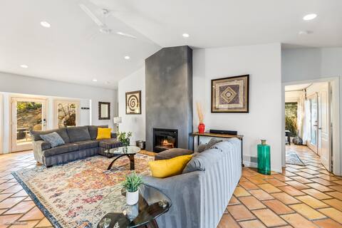 Successful Airbnb property: Secluded View Home •Saltwater Pool&Spa •Sleeps 10 in Escondido