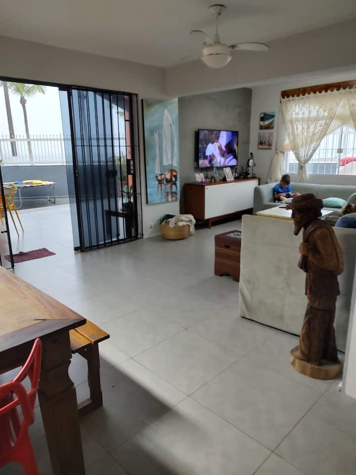 ไอส์แลนด์ทีวี