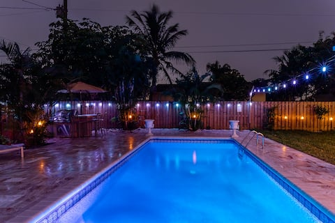 Most Stylish Pool Home In Boynton Beach!Great Area