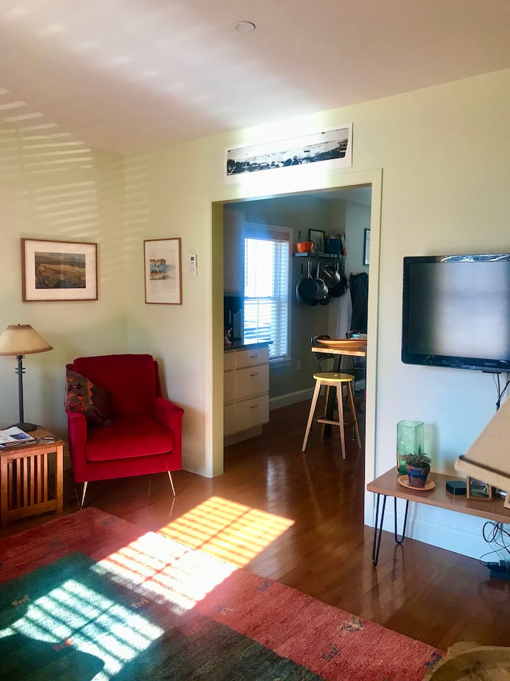 Charming, Newly Remodeled Space Atop Munjoy Hill. - Portland, ME