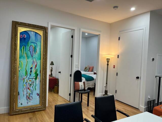 Modern 4BR 2Bath Apt gallery image 2