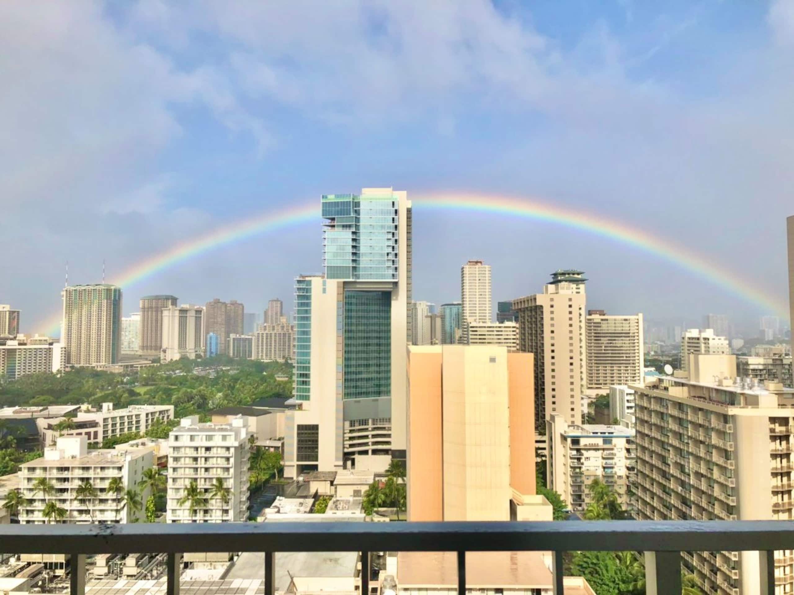 Condo in Honolulu · ★4.84 · Studio · 2 beds · 1 bath - Image 6