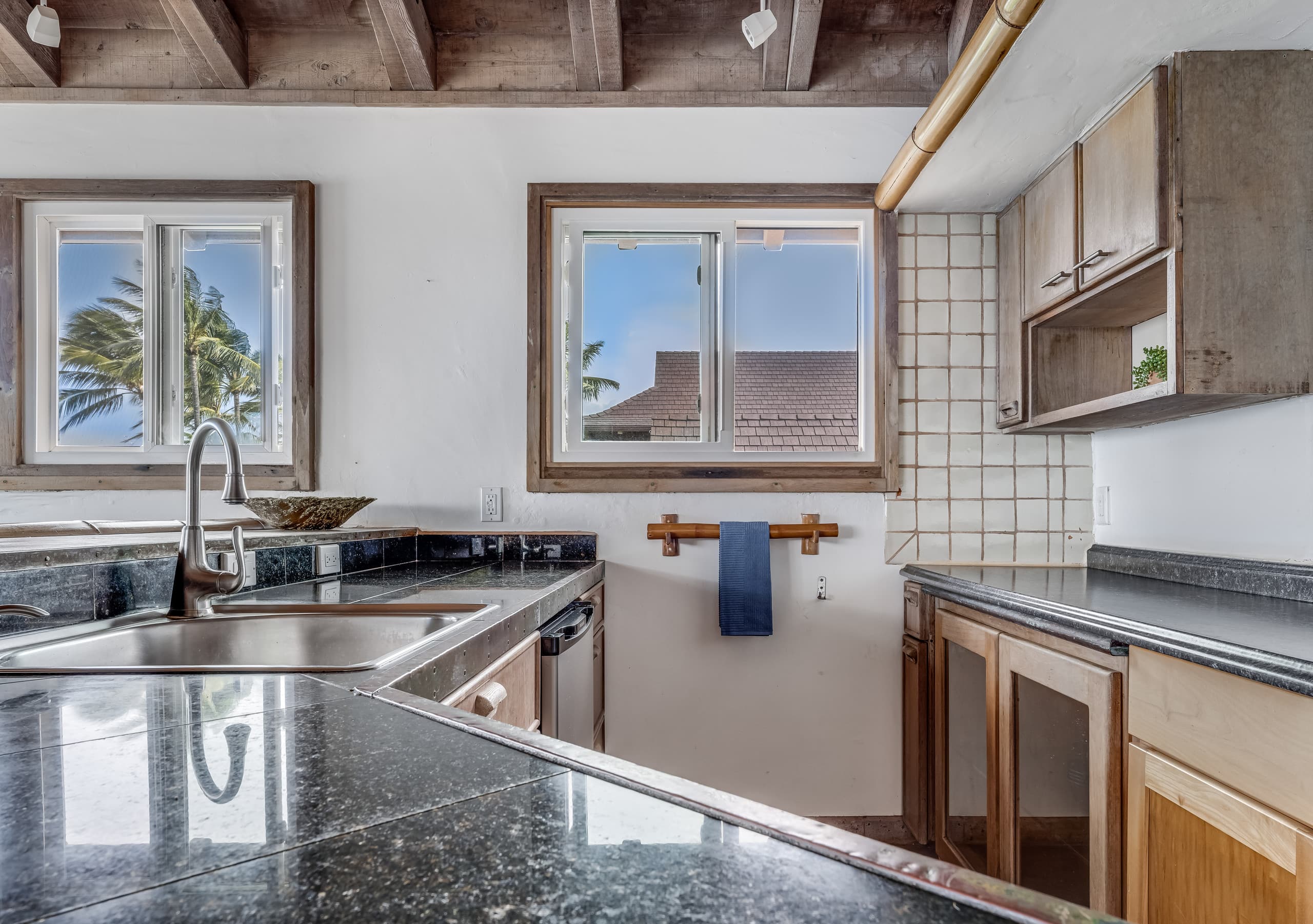 Villa in Paia · ★4.94 · 4 bedrooms · 4 beds · 2 baths - Photo 22