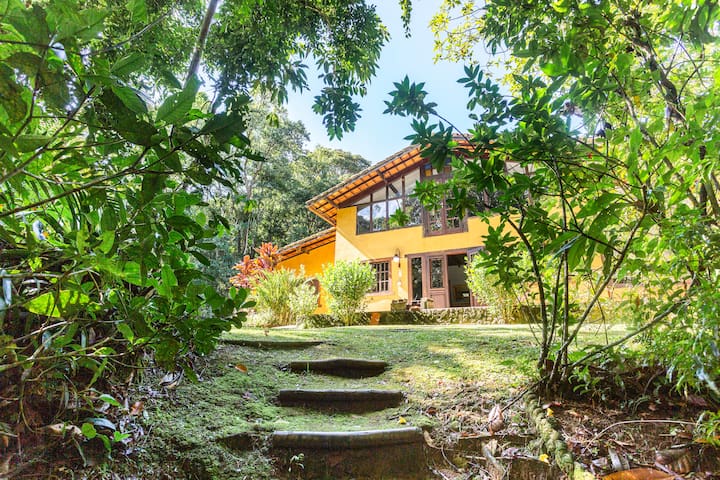 Entire home with 2 bedrooms in Nova Friburgo - Cozy country house in the mountains / riverside