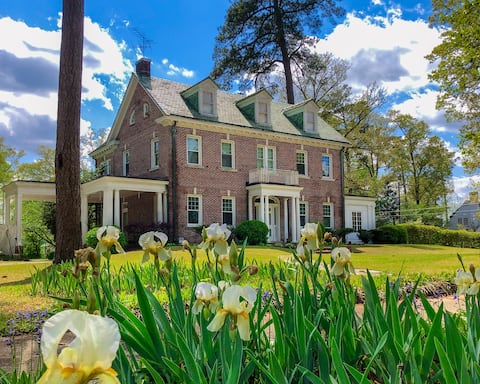 Private Home Spacious & Clean 3600+sqft! Evergreen
