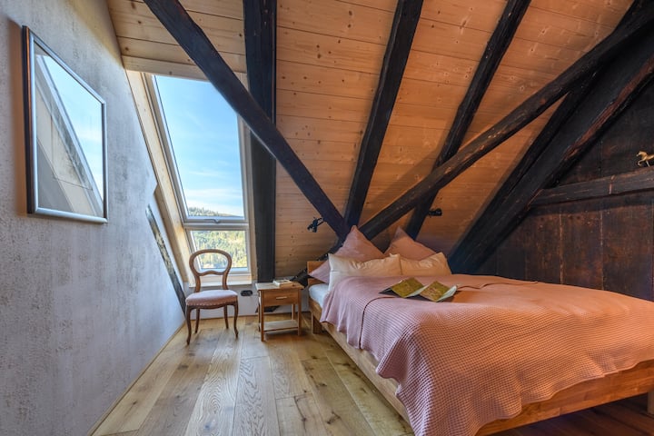 Kitanda maradufu katika chumba cha kulala