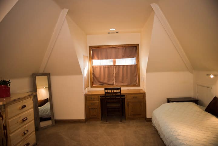 Dhoma e gjumit 3 zona e stacionit të punës 
