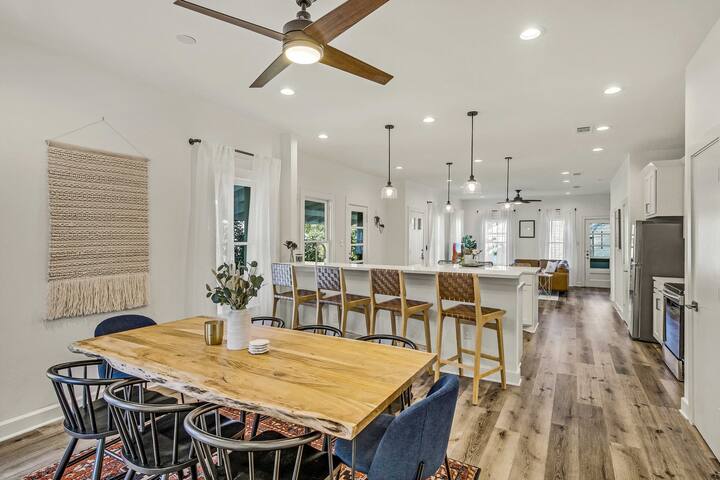 Charming downtown Austin 6 bedroom Mansion gallery image 4