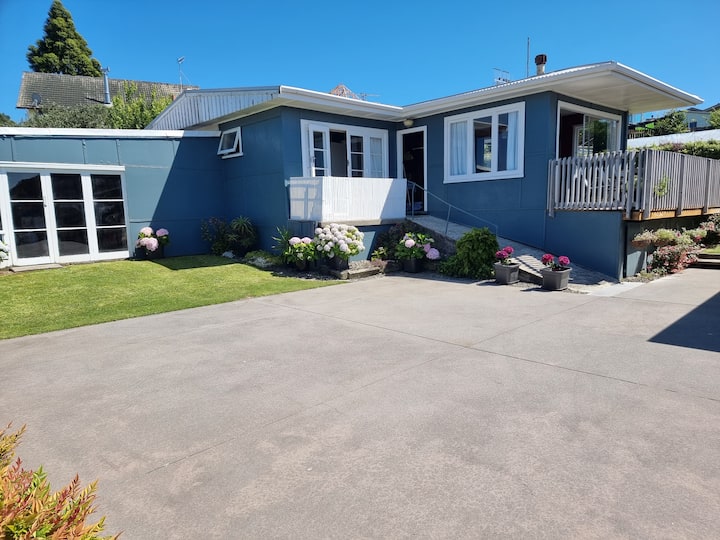 Ōmokoroa & Holiday Rentals Bay of Plenty, New Zealand