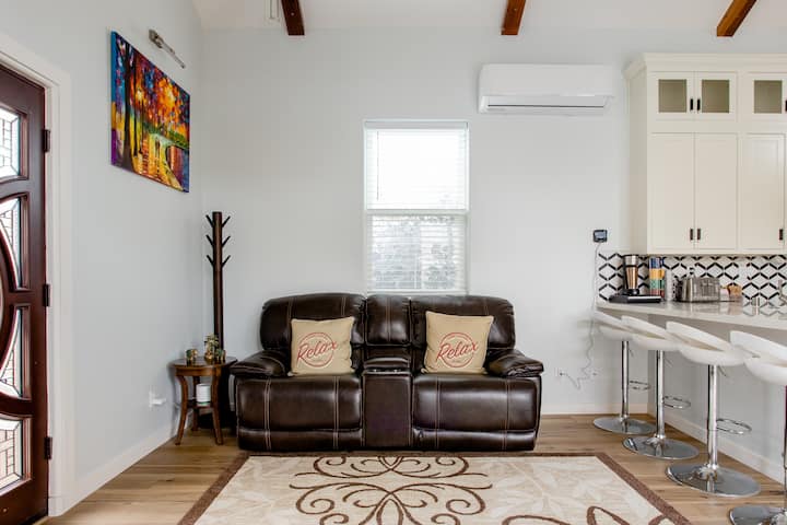 Newly Built Elegant, Modern, Stunning Guest House - Petaluma, CA