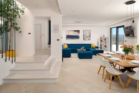 Top Airbnb: Villa Sol Divina - luxurious villa with pool in Lokva Rogoznica