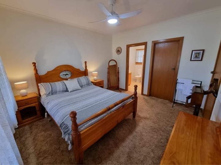 Master, ensuite, cheval kioo, Tembea Katika Robe.