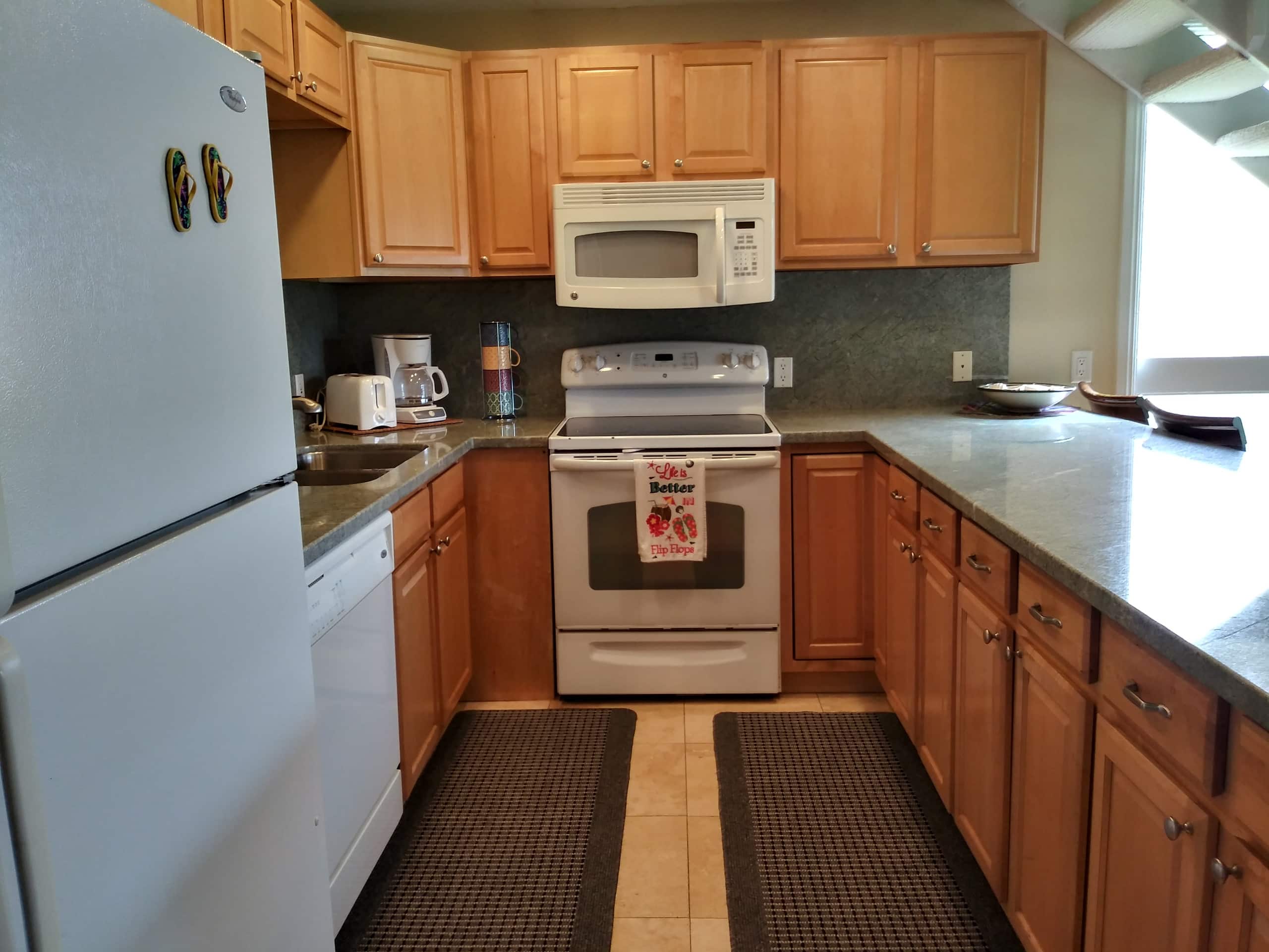 Condo in Kahuku · ★4.96 · 2 bedrooms · 3 beds · 1 private bath - Image 2