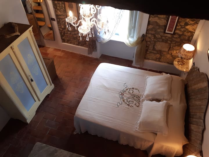 Chumba cha kulala kilicho na mwonekano wa roshani