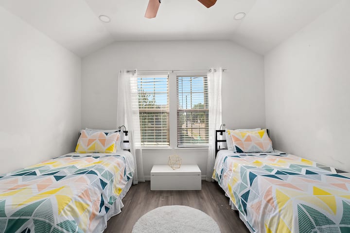 Bedroom # 3 (upstair) double twin size bed.