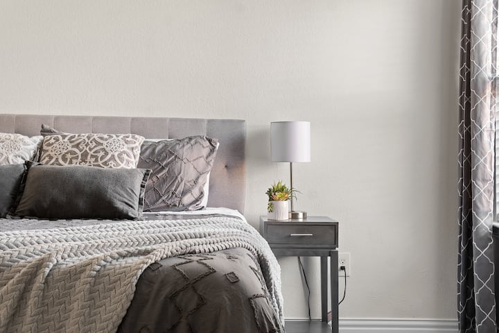 Bedroom # 2 (upstairs$, King size bed, smart tv. 