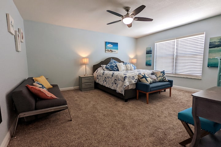 Primary Bedroom - King Bed & Futon