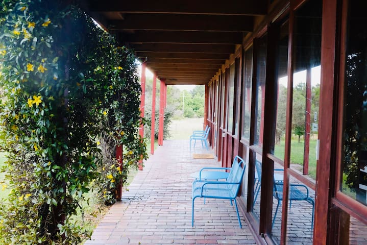 Willunga Cottage — Sweet Country Retreat