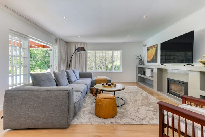 Luxury Family Home | Solar Backup | Pool & BBQ gallery image 3