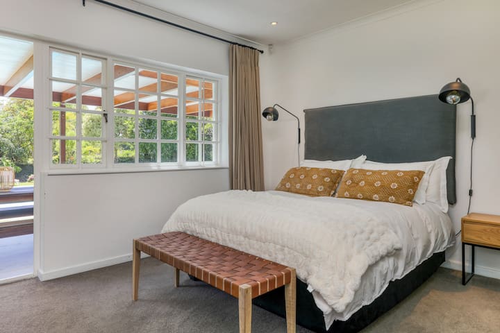 Luxury Family Home | Solar Backup | Pool & BBQ gallery image 4