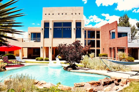 #1 BEST VIEWS HUGE Contemporary Estate HEATED POOL